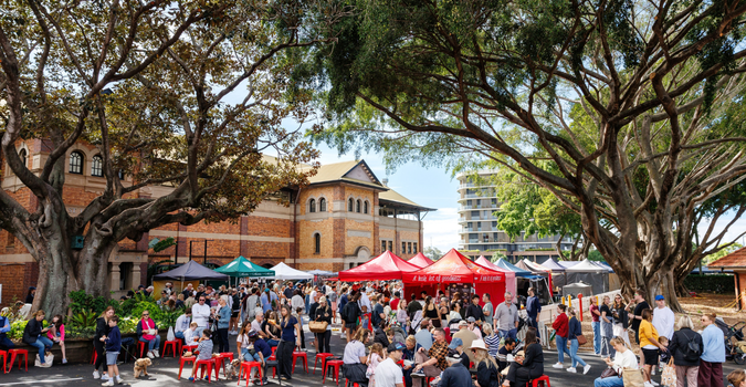 farmers market image