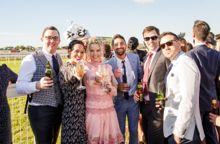 punters-pack-with-mates-thumbnail | Brisbane Racing Club