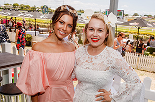 Champions-Bar-Courtyard-Spring-Thumbnail