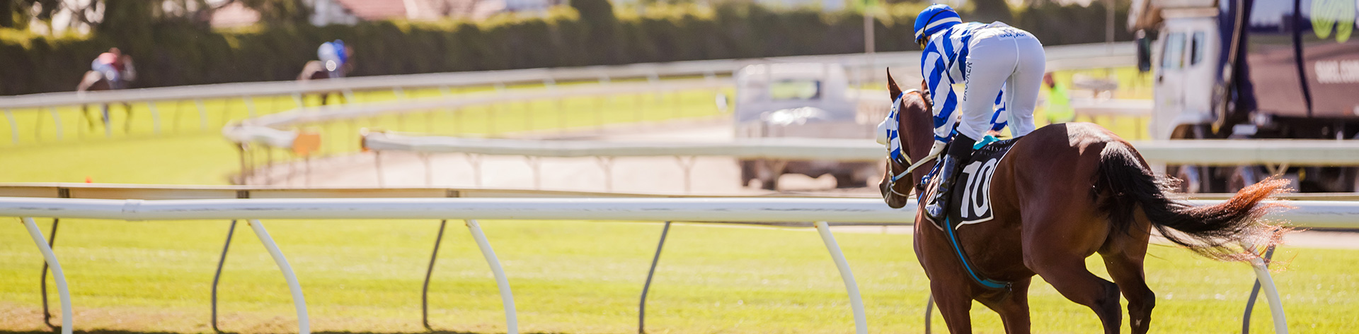 Racing News Stradbroke Day 2018_News Banner